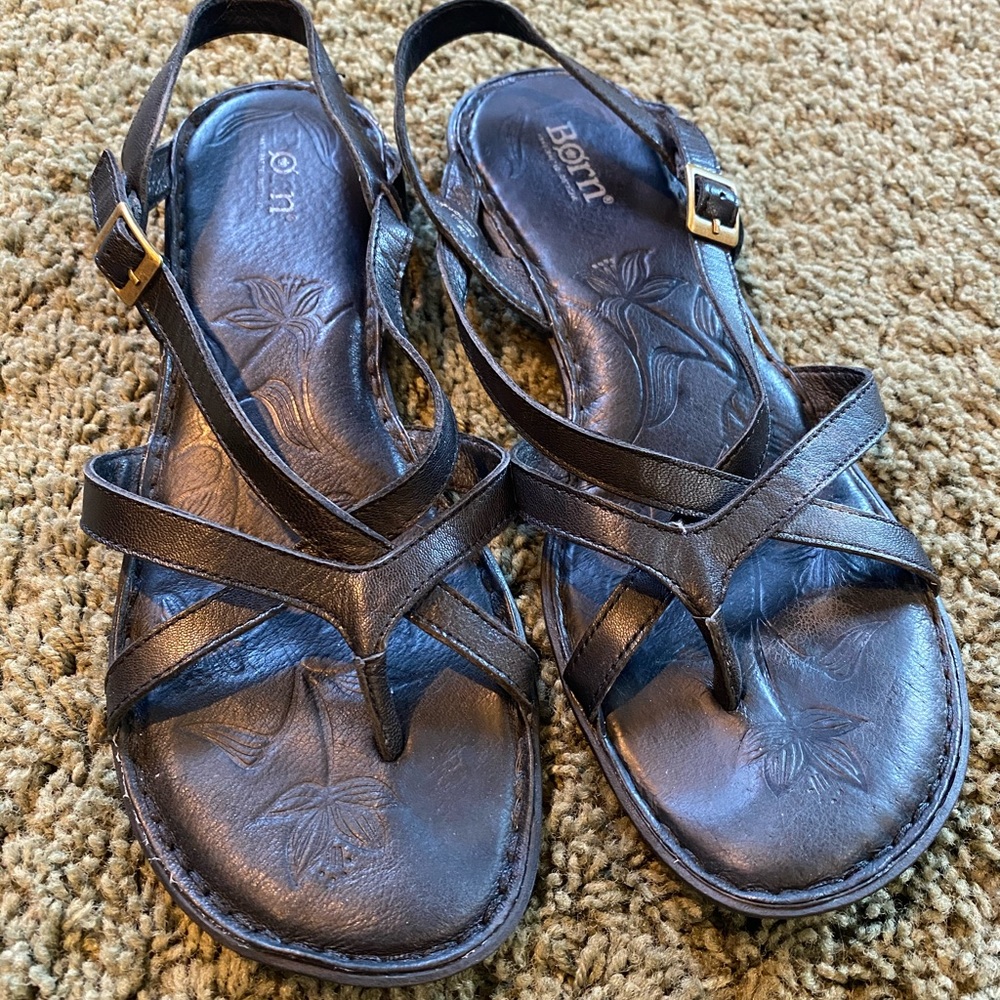 Born sandals